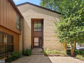 3187 Readsborough Court, Fairfax VA 22031