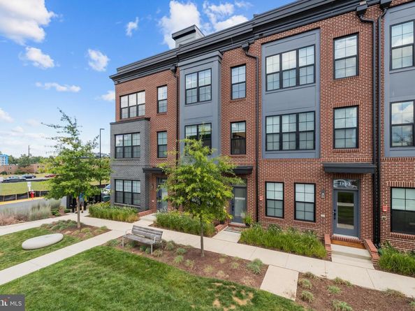 1891 Midline Avenue, Reston VA 20190