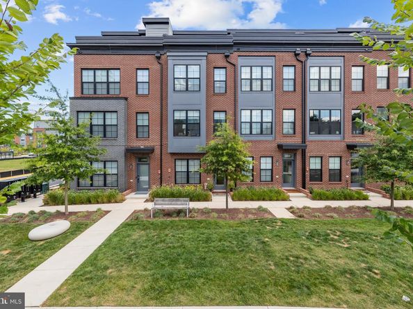 1891 Midline Avenue, Reston VA 20190