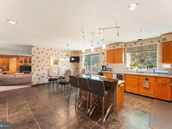 3843 Loop Road, Huntingdon Valley PA 19006