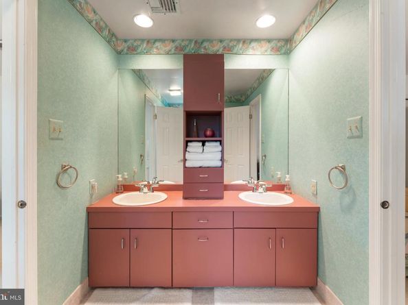 3843 Loop Road, Huntingdon Valley PA 19006