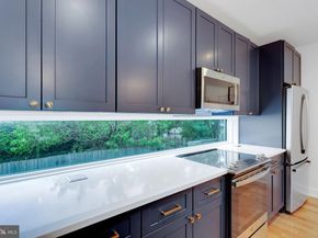 407 Salmon Street, Philadelphia PA 19125