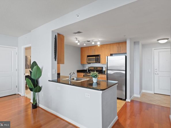 1021 N Garfield Street 735, Arlington VA 22201