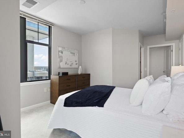 1021 N Garfield Street 735, Arlington VA 22201