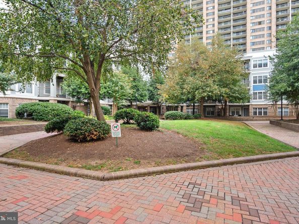 5565 Seminary Road 206, Falls Church VA 22041