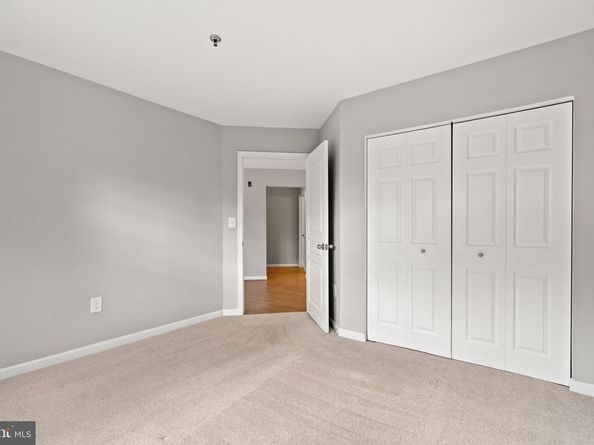 5565 Seminary Road 206, Falls Church VA 22041