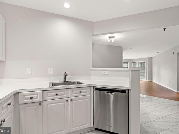 5565 Seminary Road 206, Falls Church VA 22041