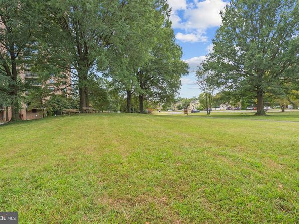 5565 Seminary Road 206, Falls Church VA 22041