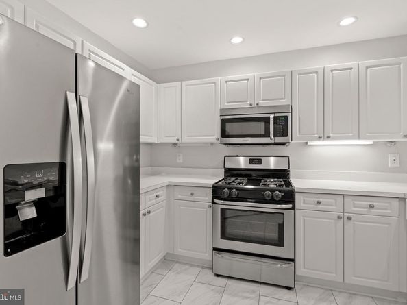 5565 Seminary Road 206, Falls Church VA 22041