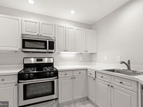 5565 Seminary Road 206, Falls Church VA 22041