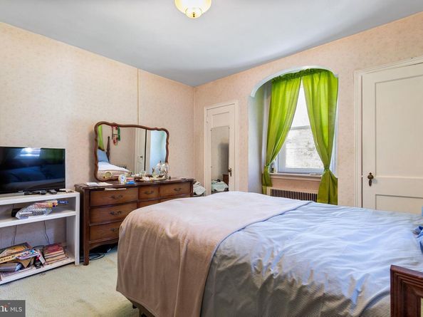 5933 Woodcrest Avenue, Philadelphia PA 19131