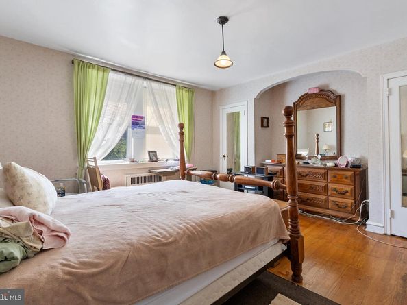5933 Woodcrest Avenue, Philadelphia PA 19131