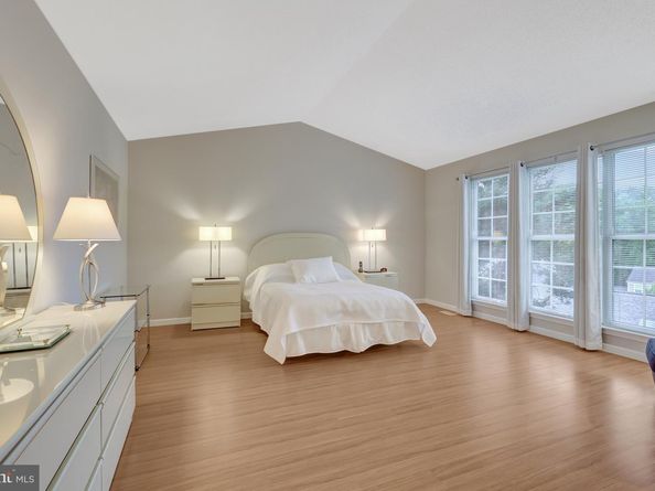 30125 Merchant Court, Great Falls VA 22066