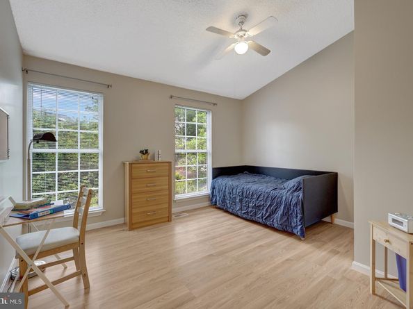 30125 Merchant Court, Great Falls VA 22066