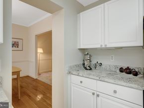 30125 Merchant Court, Great Falls VA 22066