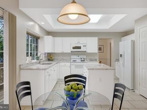 30125 Merchant Court, Great Falls VA 22066