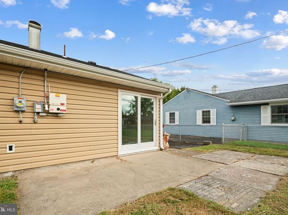 906 Stephen Avenue, Croydon PA 19021