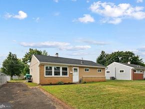 906 Stephen Avenue, Croydon PA 19021