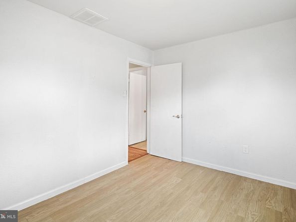 906 Stephen Avenue, Croydon PA 19021