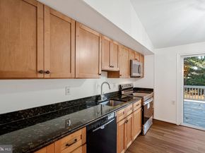 1257 Magnolia Lane, Herndon VA 20170