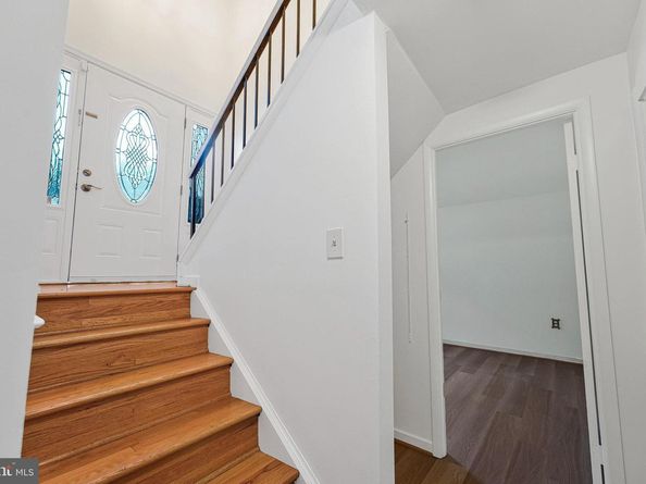 1257 Magnolia Lane, Herndon VA 20170