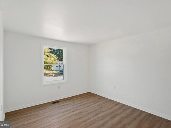 1257 Magnolia Lane, Herndon VA 20170