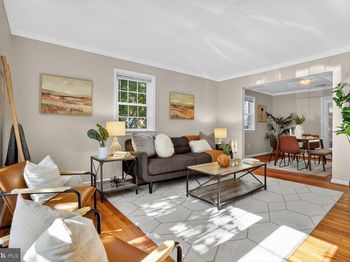 6711 Kenwood Forest Lane