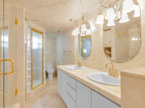 374 Golfview Rd 106, North Palm Beach FL 33408