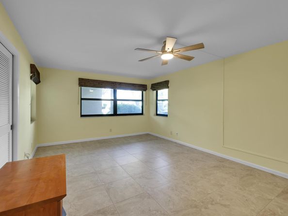 374 Golfview Rd 106, North Palm Beach FL 33408