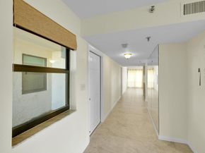 374 Golfview Rd 106, North Palm Beach FL 33408