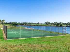 374 Golfview Rd 106, North Palm Beach FL 33408