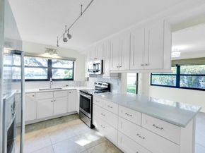 374 Golfview Rd 106, North Palm Beach FL 33408