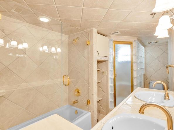 374 Golfview Rd 106, North Palm Beach FL 33408