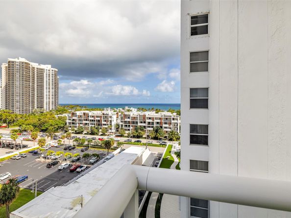 3015 N Ocean Blvd 9C, Fort Lauderdale FL 33308