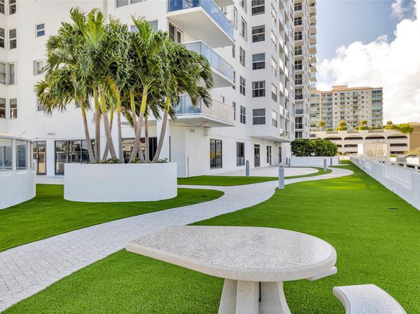 3015 N Ocean Blvd 9C, Fort Lauderdale FL 33308