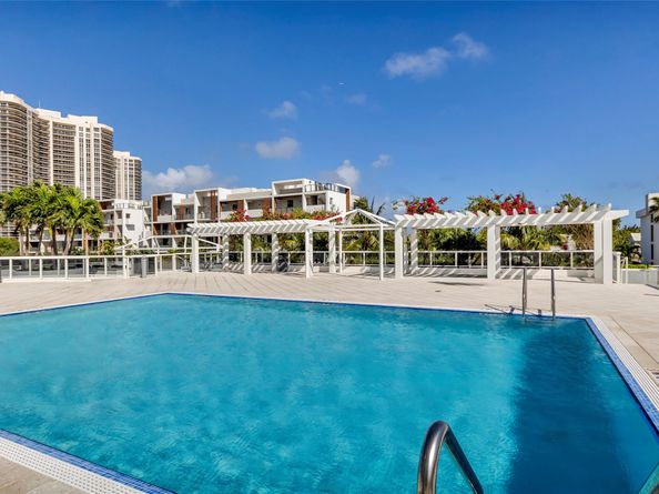 3015 N Ocean Blvd 9C, Fort Lauderdale FL 33308