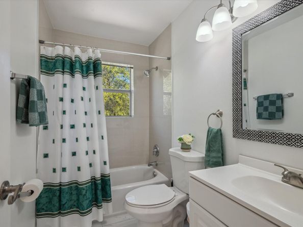 10845 NW 46th Dr, Coral Springs FL 33076
