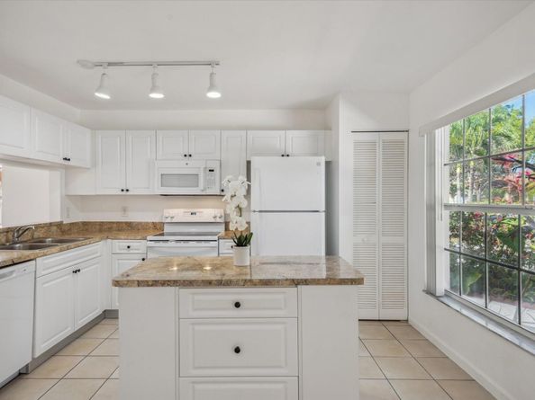 10845 NW 46th Dr, Coral Springs FL 33076