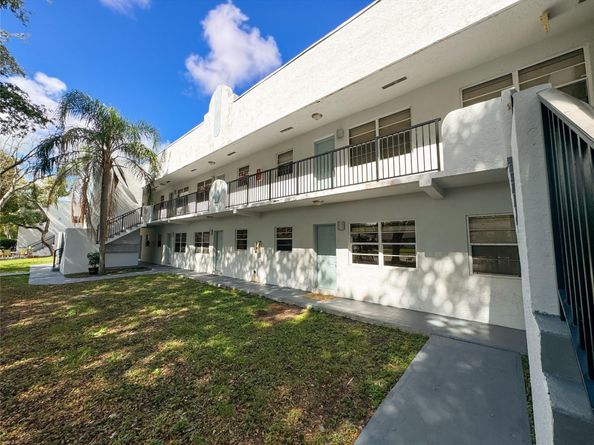 1925 Madison St 4, Hollywood FL 33020