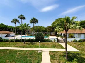 2710 Riverside Dr 202A, Coral Springs FL 33065