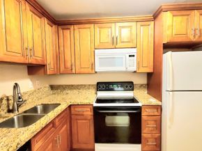 2710 Riverside Dr 202A, Coral Springs FL 33065