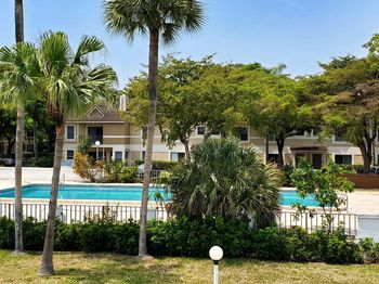 2710 Riverside Dr
