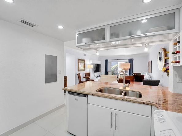 17090 NE 14th Ave 103, North Miami Beach FL 33162