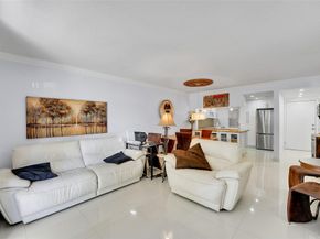 17090 NE 14th Ave 103, North Miami Beach FL 33162
