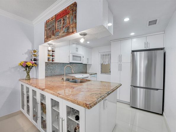17090 NE 14th Ave 103, North Miami Beach FL 33162