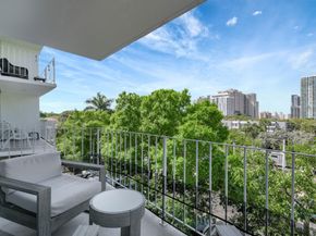 800 SE 4th St 302, Fort Lauderdale FL 33301
