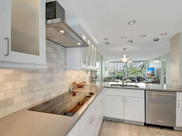 800 SE 4th St 302, Fort Lauderdale FL 33301