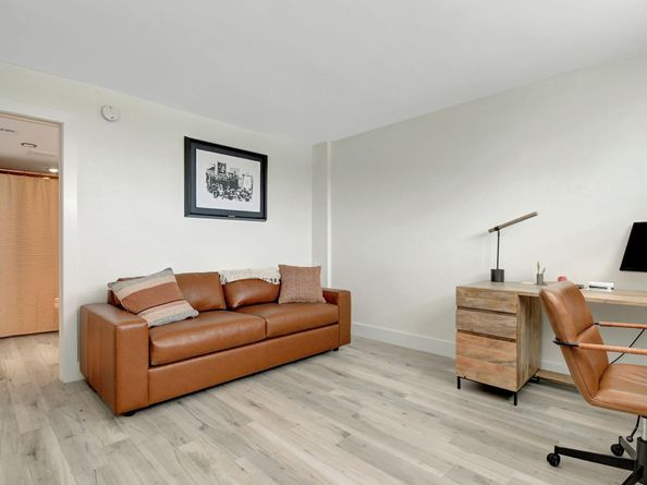 800 SE 4th St 302, Fort Lauderdale FL 33301