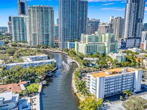 800 SE 4th St 302, Fort Lauderdale FL 33301