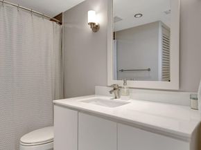 800 SE 4th St 302, Fort Lauderdale FL 33301